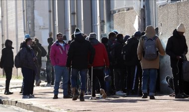 İngiltere, düzensiz göçmenleri 10 bin kilometre uzaklıktaki Ruanda'ya gönderecek