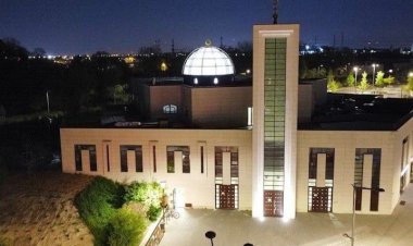 Fransa'nın 'çevre dostu' Massy Ulu Camisi dikkatleri üzerine çekiyor