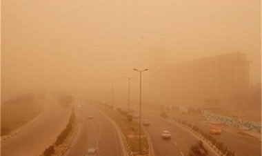 Tahran'da hava kirliliği nedeniyle tüm okullar ve kurumlar tatil edildi
