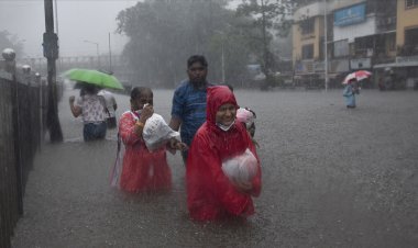 Hindistan ve Bangladeş'teki sel ve fırtınalarda en az 57 kişi öldü