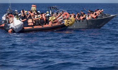 Akdeniz'de 100'den fazla göçmen kurtarıldı