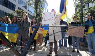 AB Liderler Zirvesi'nde Rusya protestosu