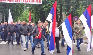 Bosna Hersek'te Sırplardan provokatif yürüyüş