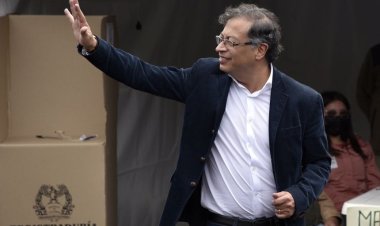 Kolombiya'da cumhurbaşkanlığı seçiminde ilk turun galibi solcu aday Petro oldu