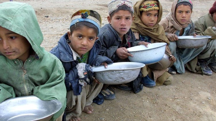 Afganistan’da 10 milyon çocuk açlık tehlikesi altında