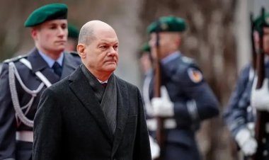 Scholz aşırı sağcı AfD'yi Rus partisi olmakla itham etti