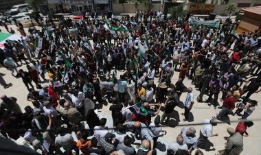 Tel Rıfatlılar YPG ile Esed rejimini protesto etti