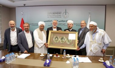 Heniyye, İstanbul'da Dünya Müslüman Alimler Birliği'nin yöneticileriyle buluştu