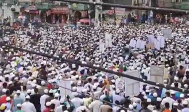 Hintli Müslümanlar Hz. Peygambere sahip çıktı! On binler meydanlara indi!