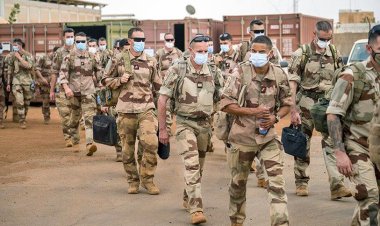 Fransa, Mali'deki bir üsten daha asker çekti