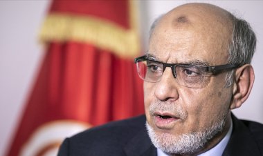 Tunus'ta muhalefeti yıldırma politikası: Eski Başbakan Cibali gözaltına alındı