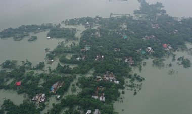 Bangladeş ve Hindistan son yılların en büyük sel felaketi ile karşı karşıya
