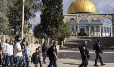 İşgalciler Aksa’ya baskın düzenledi! 14 Filistinli alıkonuldu