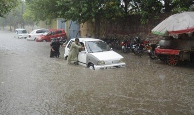 Pakistan'da şiddetli yağış: Ölenlerin sayısı 77'ye yükseldi
