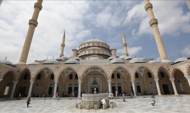 Gana Milli Camisi ve Külliyesi Ganalı Müslümanlara ev sahipliği yapıyor