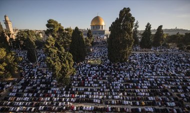 Mescid-i Aksa'da bayram namazı 150 bini aşkın kişiyle kılındı