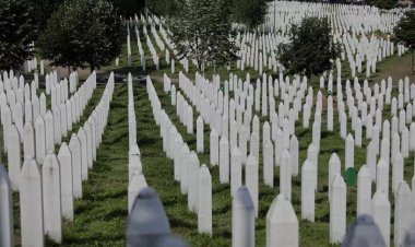 Bosna Hersek'in 27 yıldır kanayan yarası Srebrenitsa soykırımı