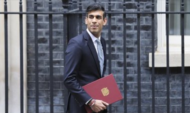 İngiltere'de Muhafazakar Parti liderlik yarışında eski Maliye Bakanı Sunak önde