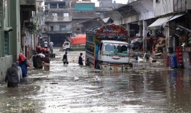 Pakistan'da şiddetli yağışlar sebebiyle ölenlerin sayısı 290'a yükseldi