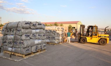 Türkiye, meydana gelen sel nedeniyle İran’a insani yardım malzemeleri gönderdi