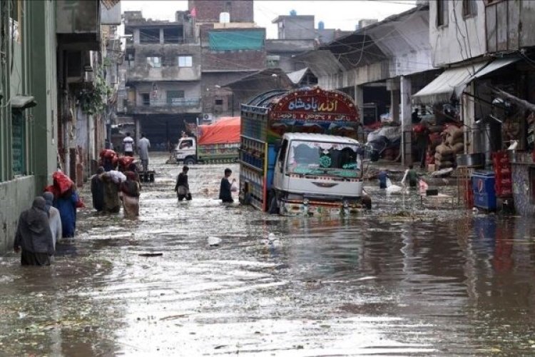 Pakistan'daki şiddetli yağışlarda can kaybı 90'a çıktı