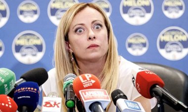 İtalya'da sağcı lider Meloni: Göçmenleri durdurmak için bir deniz ablukası ele alınmalı