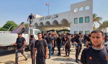 Sadr yanlıları Yüksek Yargı Konseyi binası önünde eylem başlattı