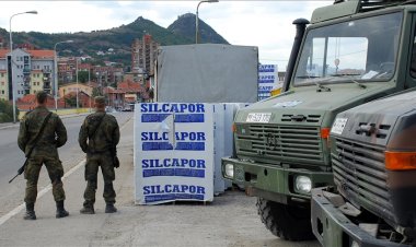 KFOR, Kosova'nın kuzeyinde barikat kurulmasına izin vermeyeceklerini açıkladı