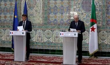 Cezayir, Macron'un ziyaretinde Fransızca yerine İngilizce kullandı