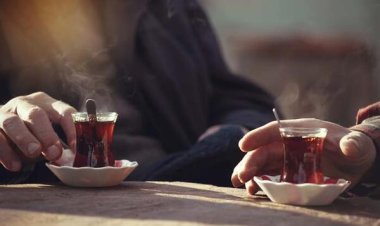 Araştırma: Sıcak çay ya da kahve içmek, yemek borusu kanseri riskini artırıyor