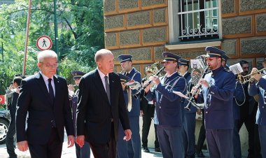 Cumhurbaşkanı Erdoğan, Bosna Hersek'te resmi törenle karşılandı