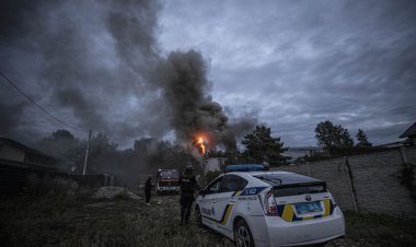 Rusya, Ukrayna'nın Harkiv şehir merkezini vurdu