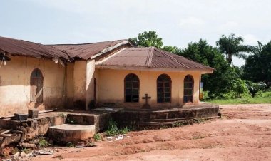 Nijerya'da kiliseye düzenlenen saldırıda 45 kişi kaçırıldı