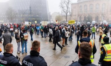 Almanya'da artan enerji fiyatlarının toplumsal olayları körüklemesinden endişe ediliyor