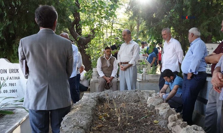 Selahaddin Ürük kabri başında yâd edildi