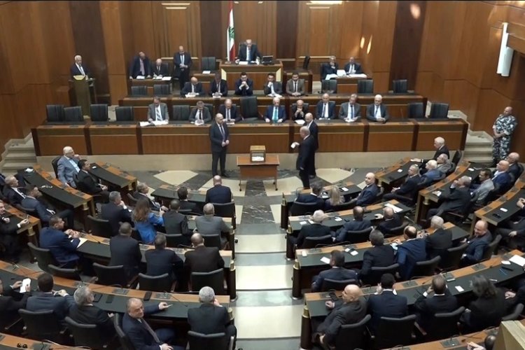 Lübnan Meclisi, ilk oturumunda yeni cumhurbaşkanını seçemedi