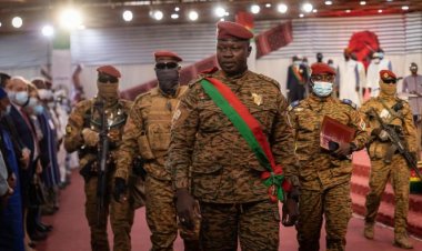 Burkina Faso'da ordu iktidara el koydu