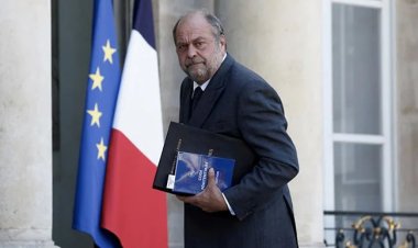 Fransa'da Adalet Bakanı, yasa dışı menfaat sağlamaktan yargılanacak