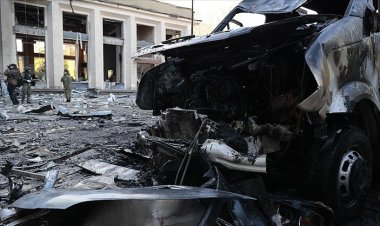 Rusya'nın ilhak ettiği Donetsk şehri Ukrayna güçlerince vuruldu