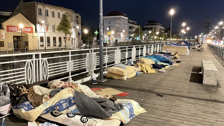 Belçika'da 3 binden fazla sığınmacı sokağa terk edildi