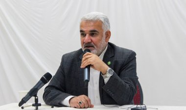 Yapıcıoğlu Fransa'da konuştu: Biz insanlara hizmet için siyaset yapıyoruz