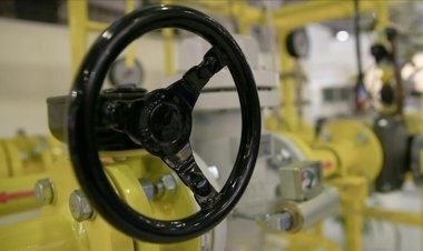 İran, Rusya'yla yaklaşık 4 milyar dolarlık doğal gaz anlaşması imzaladı