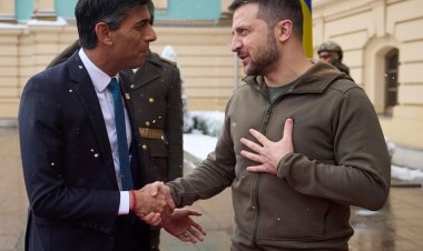 İngiltere Başbakanı Sunak Kiev'de Zelenskiy ile görüştü