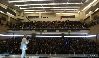 Yazar Mehmet Göktaş: Ebu Ubeyde olmak için çırpınalım