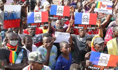 Afrika'da halk Fransız sömürüsüne karşı ayakta