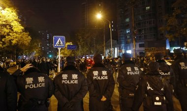 Pekin'deki Kovid-19 protestosunda hak ve özgürlük talepleri dile getirildi