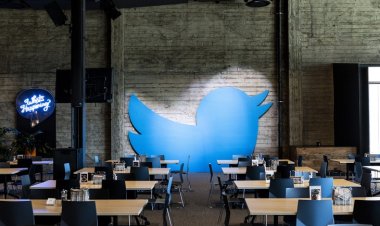 Twitter askıya alınan hesapları açmaya başladı