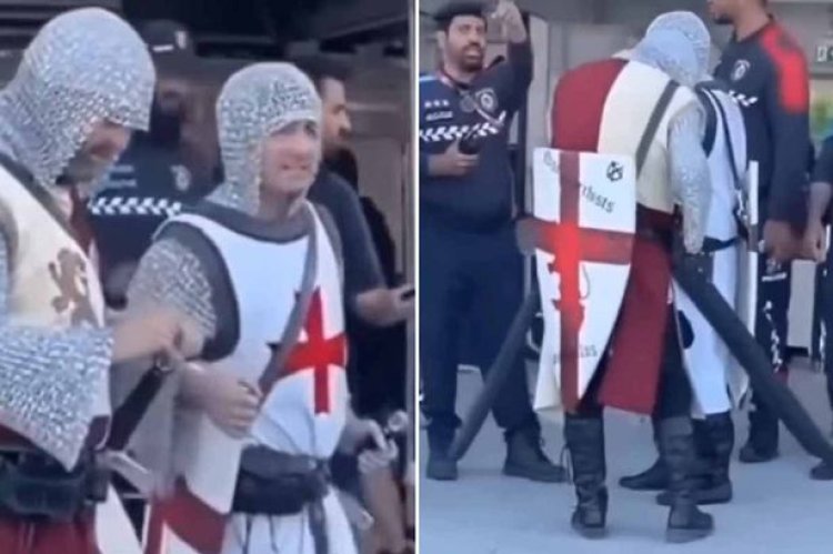 Dünya Kupası'na Haçlı askeri kıyafetiyle giden İngiliz taraftarlar stada alınmadı