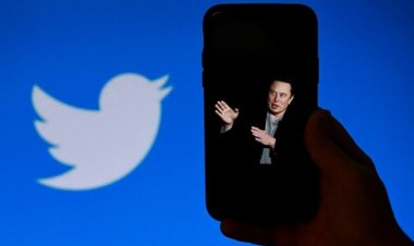Elon Musk, Twitter yöneticiliğini bırakıp bırakmaması gerektiği konusunda anket başlattı
