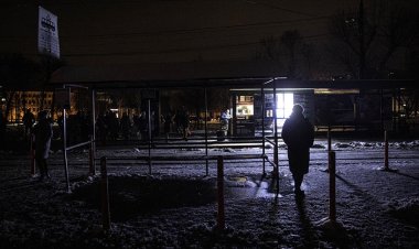 Zelenskiy: Enerji tesisleri neredeyse her gün vuruluyor